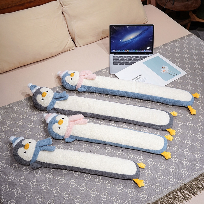 91家纺网 家纺一手货源 找家纺 仟亿莱 2025新款108企鹅云朵绒注水长条热水袋抱枕 组合图