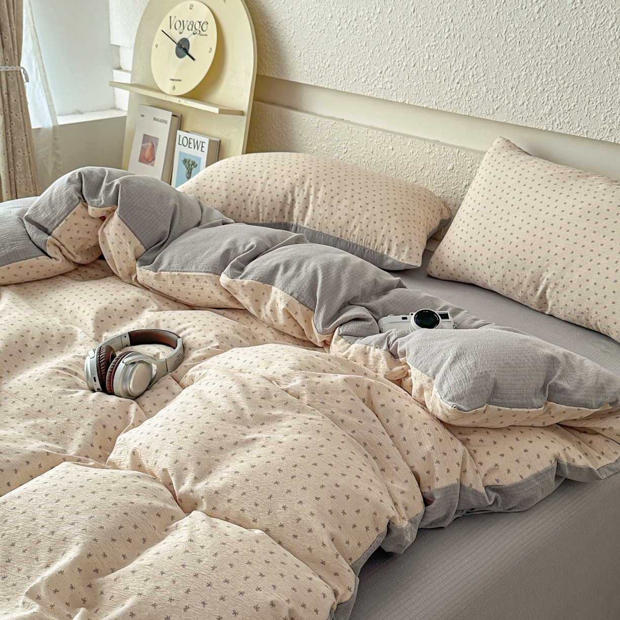 91家纺网 家纺一手货源 找家纺 麦乐迪 2026年新款A类抗菌云感双层纱印花四件套（提高买家秀） 米灰蝴蝶结