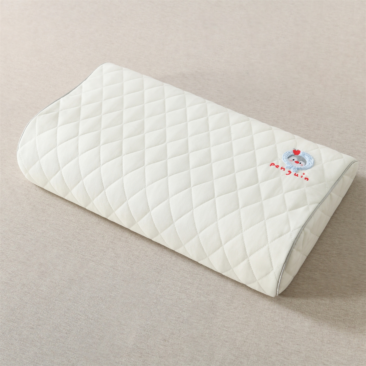 91家纺网 家纺一手货源 找家纺 （总）小猫派 2025新款防口水防头油乳胶绣花枕套款