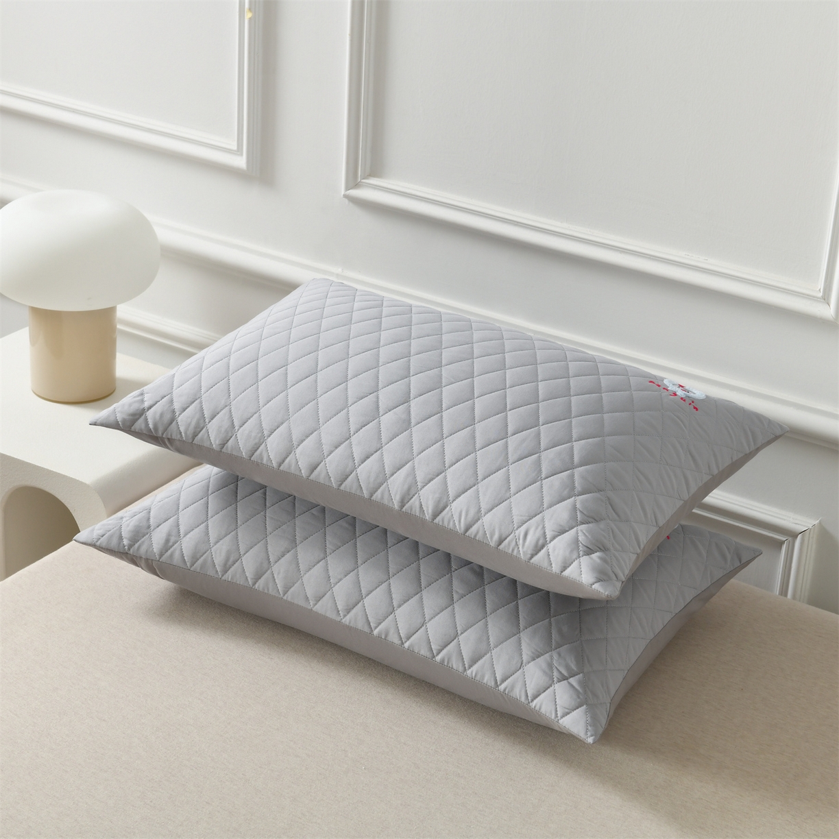 91家纺网 家纺一手货源 找家纺 （总）小猫派 2025新款防口水防头油常规绣花枕套款