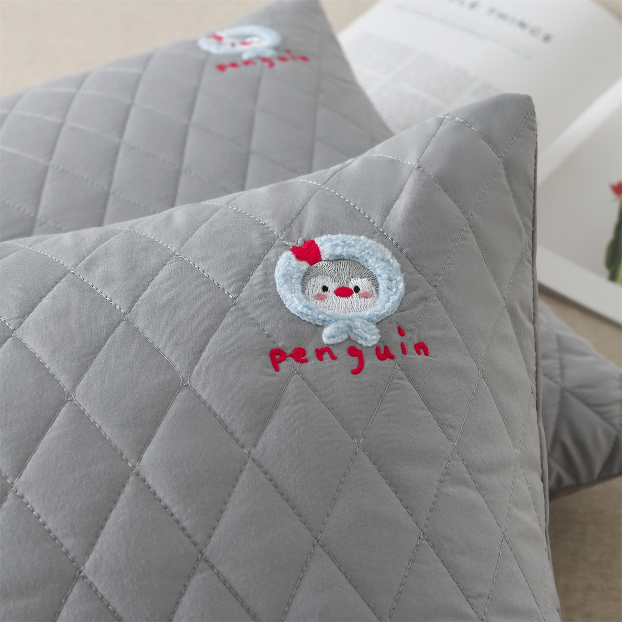 91家纺网 家纺一手货源 找家纺 （总）小猫派 2025新款防口水防头油常规绣花枕套款