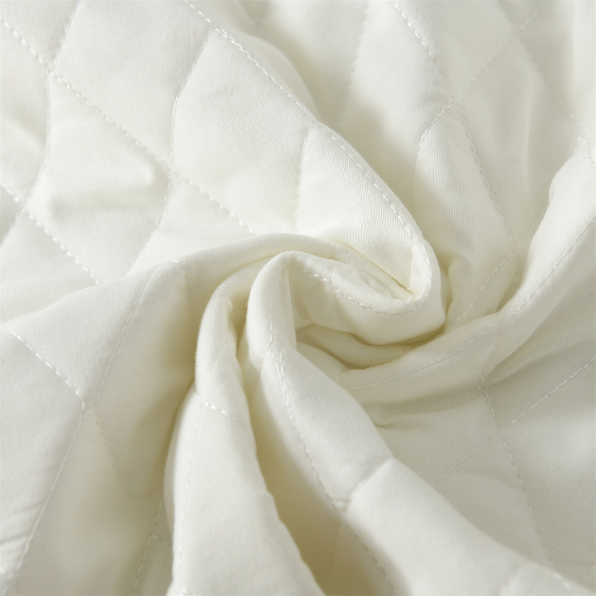 91家纺网 家纺一手货源 找家纺 小猫派 2025新款防口水防头油常规绣花枕套款 米白企鹅