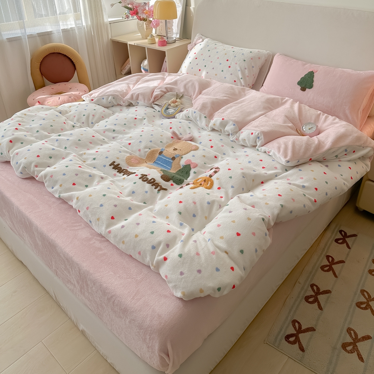 91家纺网 家纺一手货源 找家纺 子钦家纺 2025秋冬新款加厚牛奶绒撸猫感毛巾绣四件套-圣诞小熊 圣诞小熊-七彩爱心