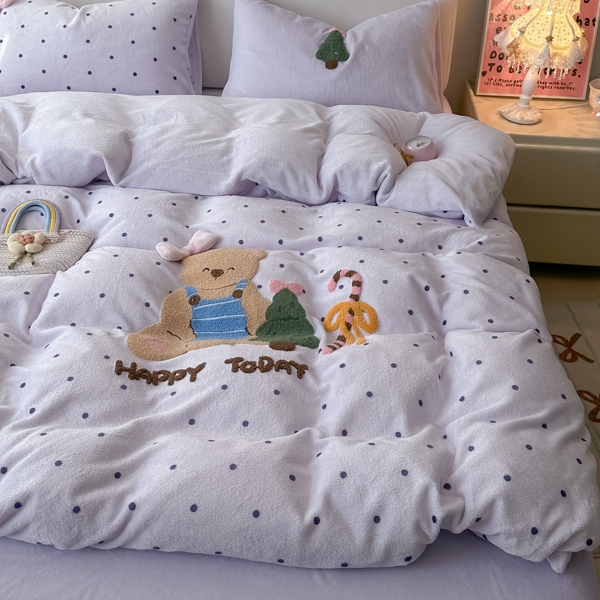 子钦家纺 2025秋冬新款加厚牛奶绒撸猫感毛巾绣四件套-圣诞小熊 圣诞小熊-紫波点