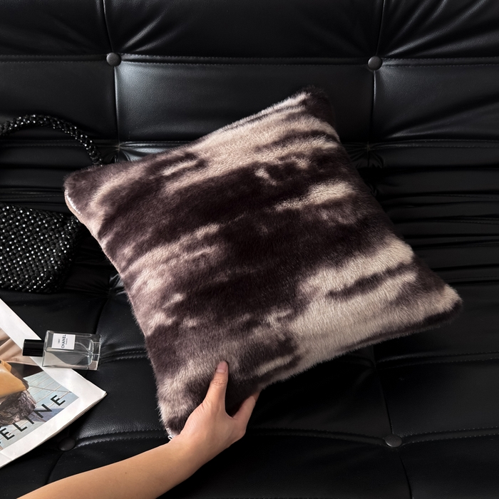 91家纺网 家纺一手货源 找家纺 九花鹿 2025新款轻奢水貂绒印花抱枕套 艾莉