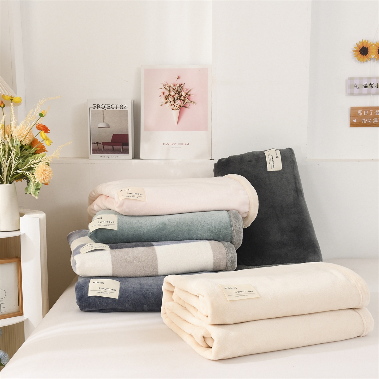 91家纺网 家纺一手货源 找家纺 恋绒家纺 2025新款刺绣款双面绒毛毯毯子盖毯 幸运狗-米白