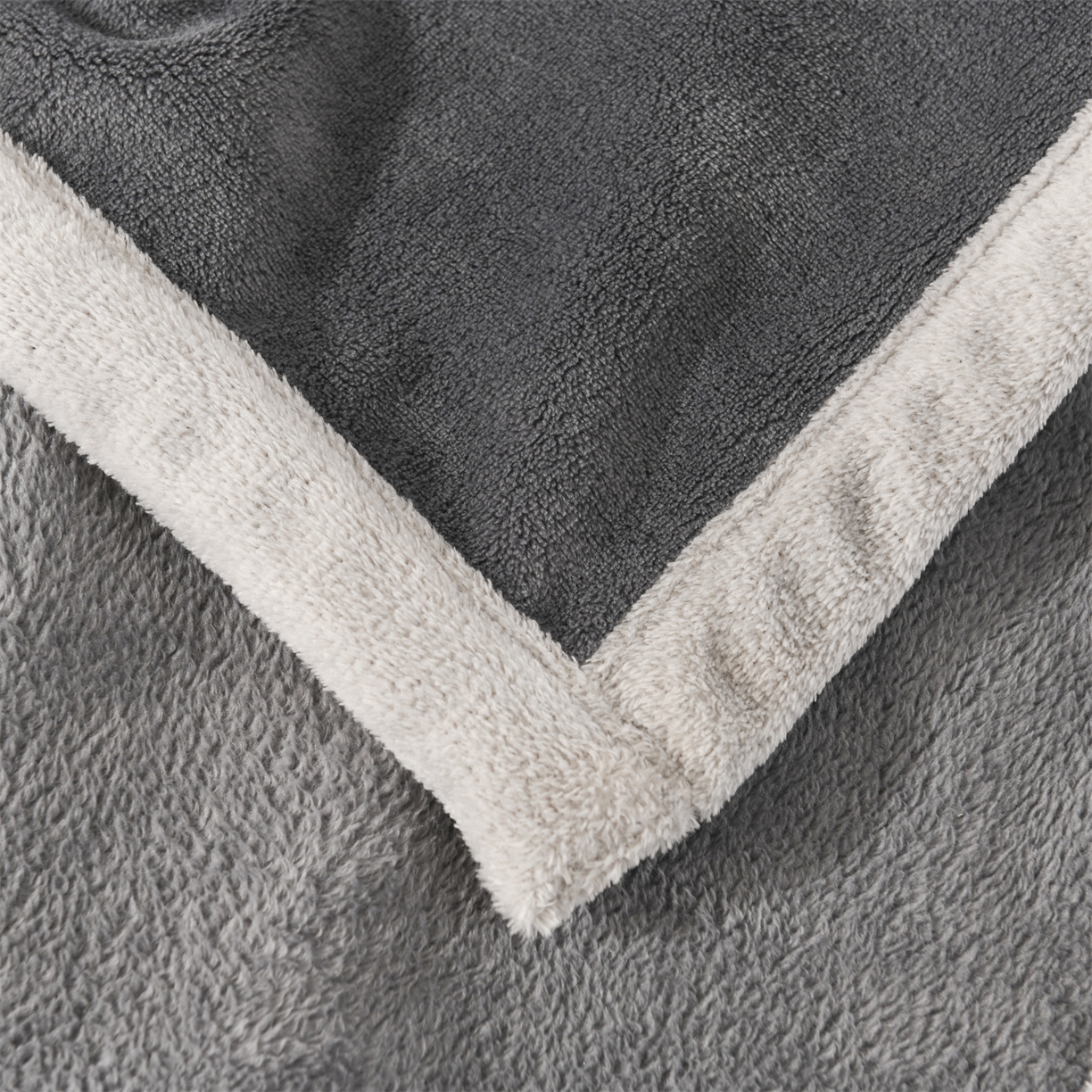 91家纺网 家纺一手货源 找家纺 恋绒家纺 2025新款刺绣款双面绒毛毯毯子盖毯 幸运狗-深灰