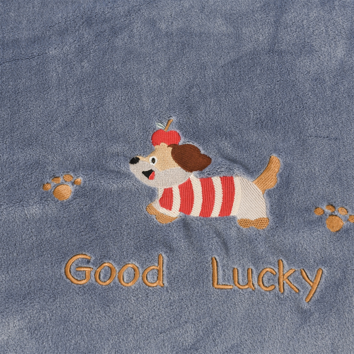 91家纺网 家纺一手货源 找家纺 恋绒家纺 2025新款刺绣款双面绒毛毯毯子盖毯 幸运狗-深蓝