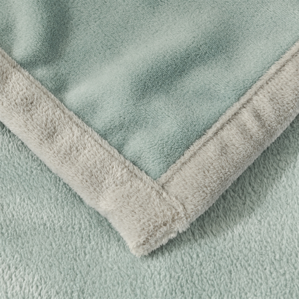 91家纺网 家纺一手货源 找家纺 恋绒家纺 2025新款双面绒多功能休闲毛毯盖毯毯子 湖蓝