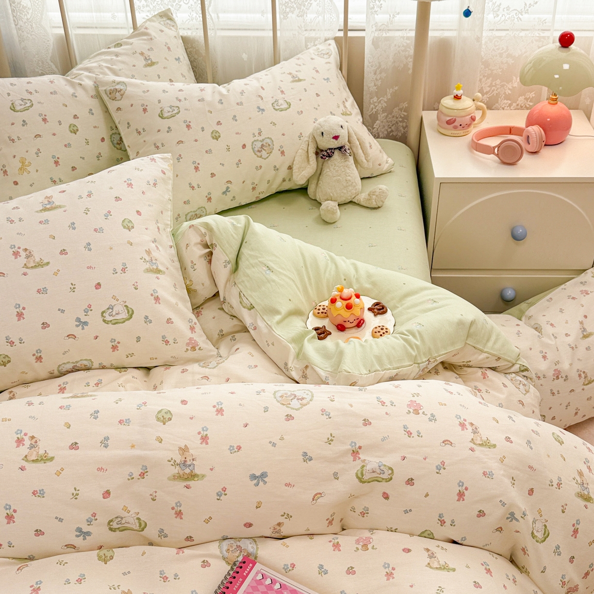 91家纺网 家纺一手货源 找家纺 简宜家居（朝初家纺） 2025新款12868全棉兔与花笺系列四件套 兔与花笺