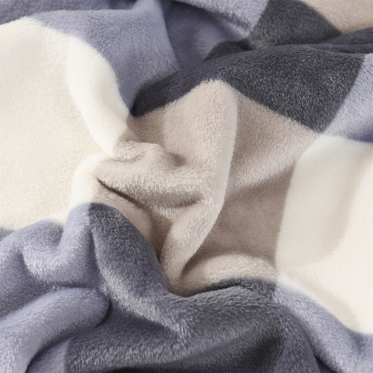 91家纺网 家纺一手货源 找家纺 恋绒家纺 2025新款双面绒多功能休闲毛毯盖毯毯子 简约格调