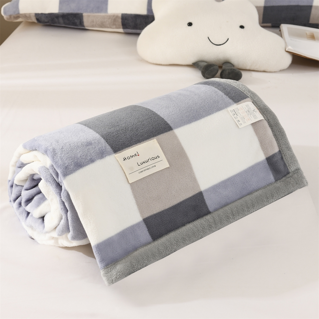 91家纺网 家纺一手货源 找家纺 恋绒家纺 2025新款双面绒多功能休闲毛毯盖毯毯子 简约格调