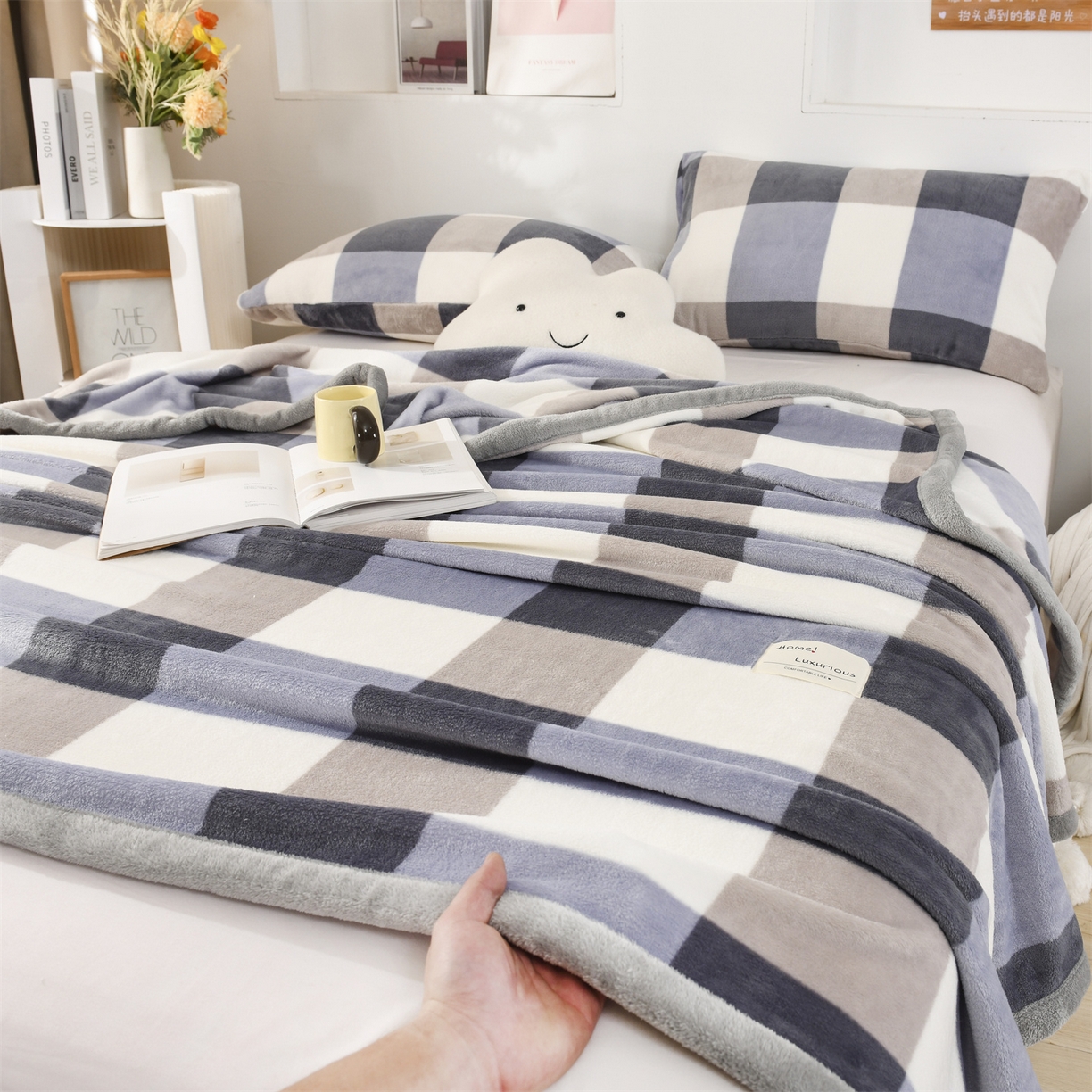 91家纺网 家纺一手货源 找家纺 恋绒家纺 2025新款双面绒多功能休闲毛毯盖毯毯子 简约格调