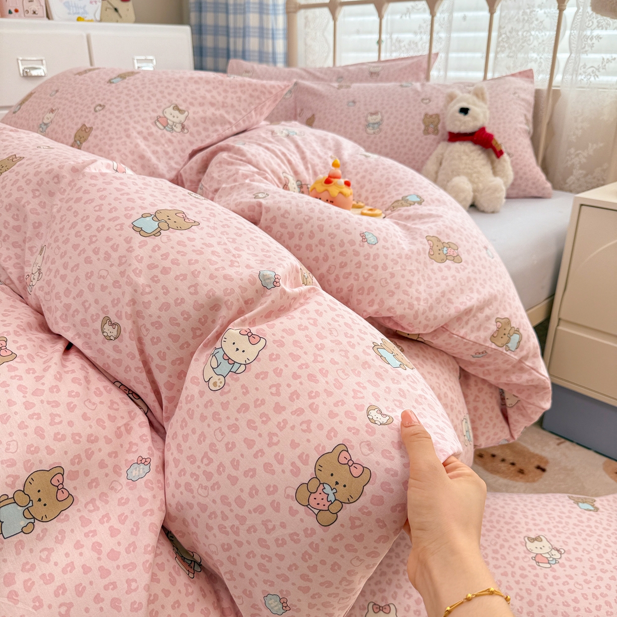 91家纺网 家纺一手货源 找家纺 简宜家居（朝初家纺） 2025新款12868全棉兔与花笺系列四件套 豹纹-粉