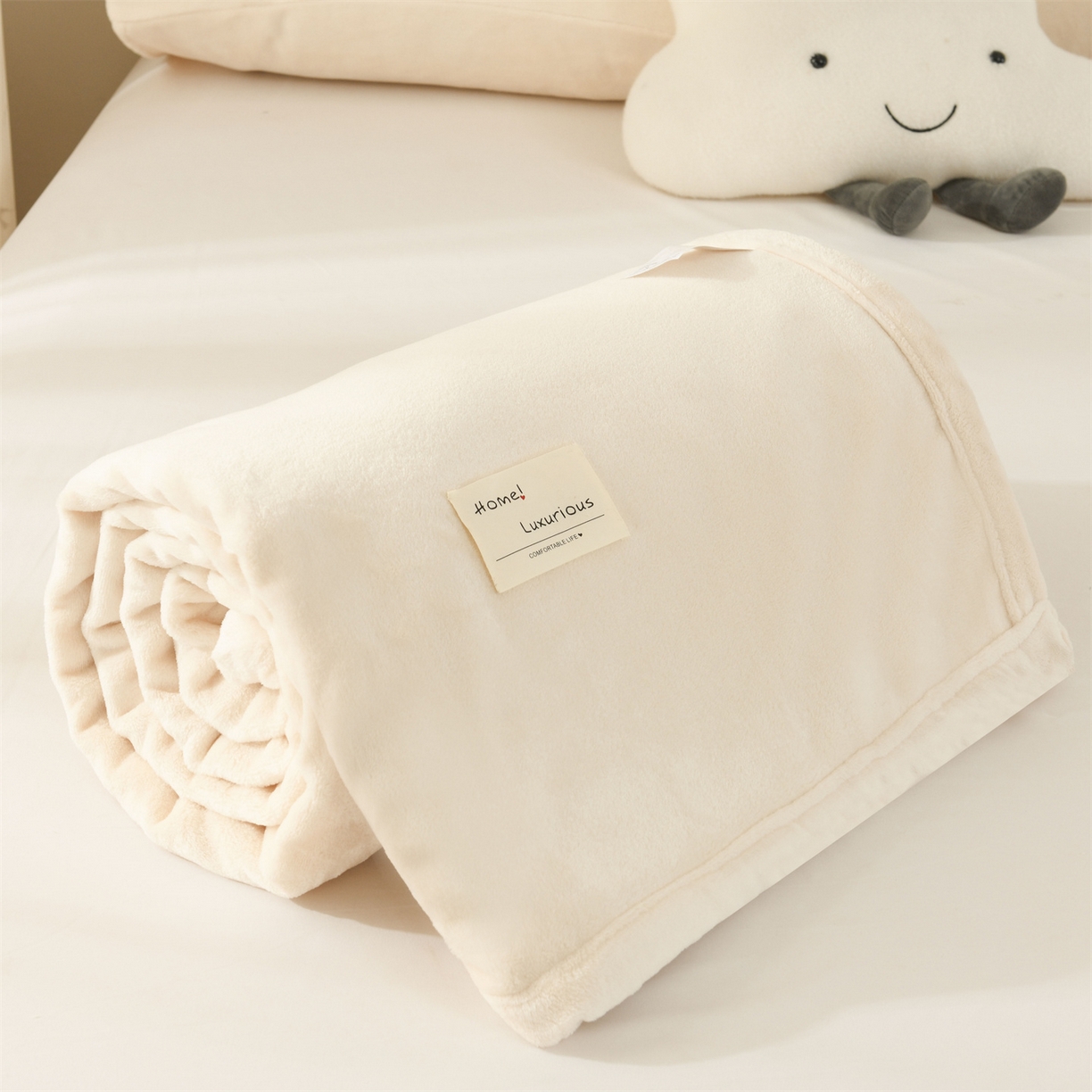 91家纺网 家纺一手货源 找家纺 恋绒家纺 2025新款双面绒多功能休闲毛毯盖毯毯子 米白