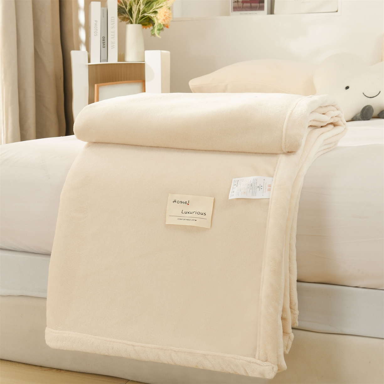 91家纺网 家纺一手货源 找家纺 恋绒家纺 2025新款双面绒多功能休闲毛毯盖毯毯子 米白