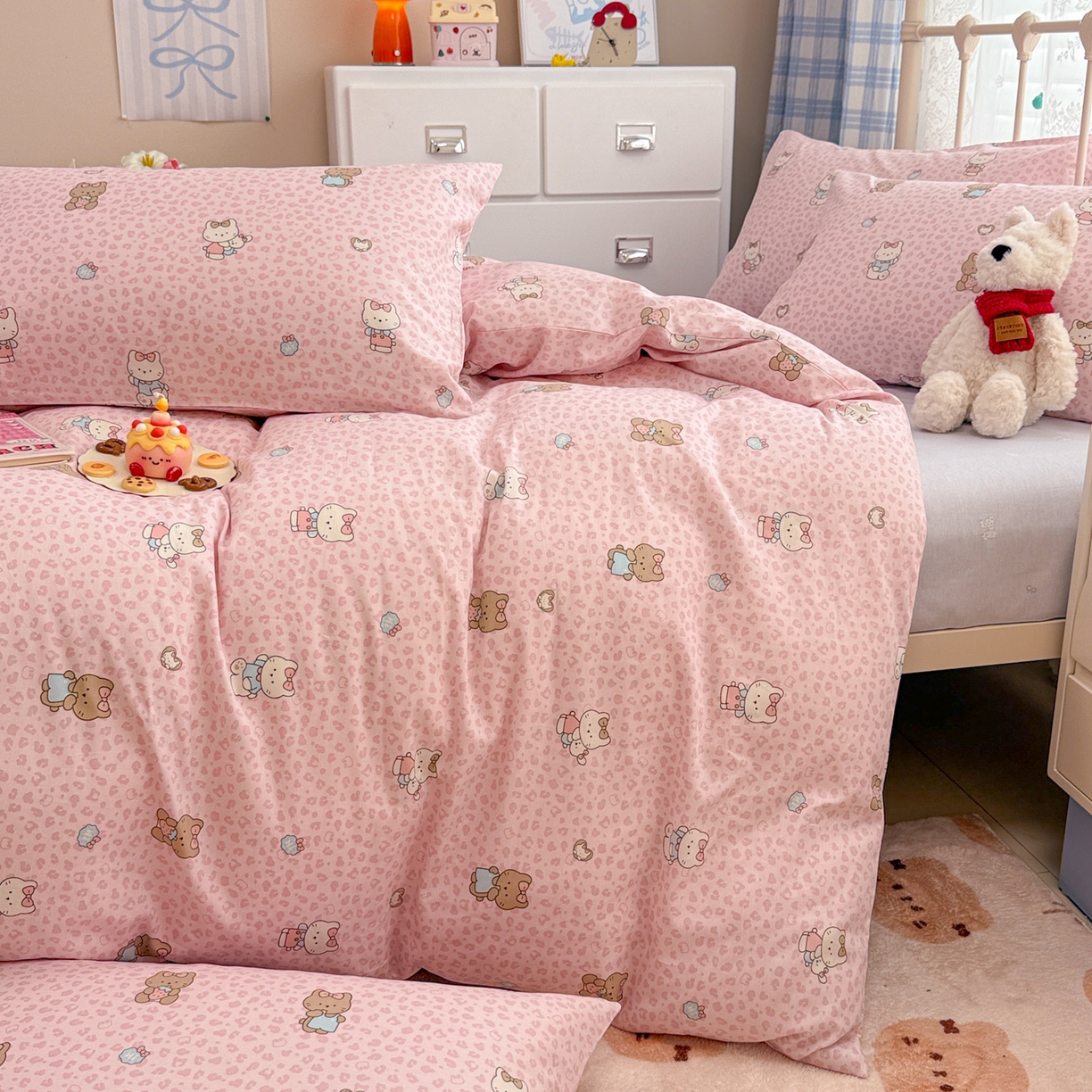 91家纺网 家纺一手货源 找家纺 简宜家居（朝初家纺） 2025新款12868全棉兔与花笺系列四件套 豹纹-粉