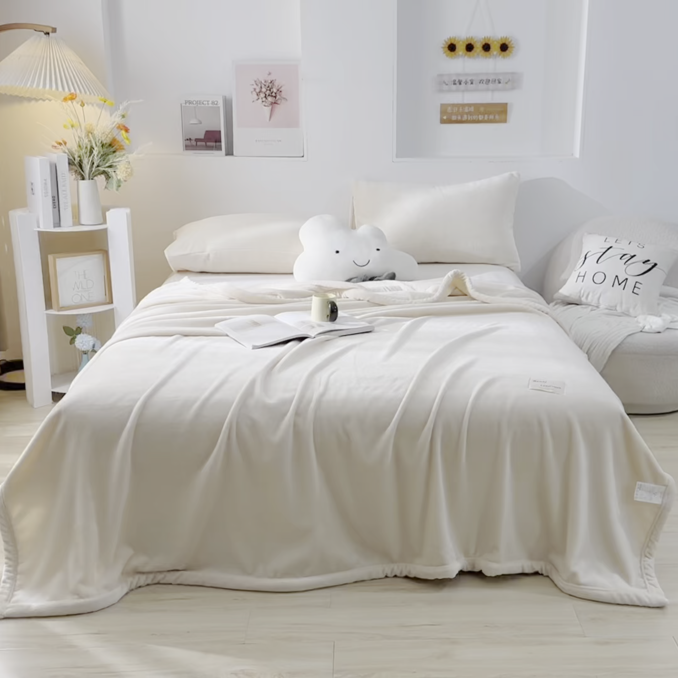 91家纺网 家纺一手货源 找家纺 恋绒家纺 2025新款双面绒多功能休闲毛毯盖毯毯子 米白