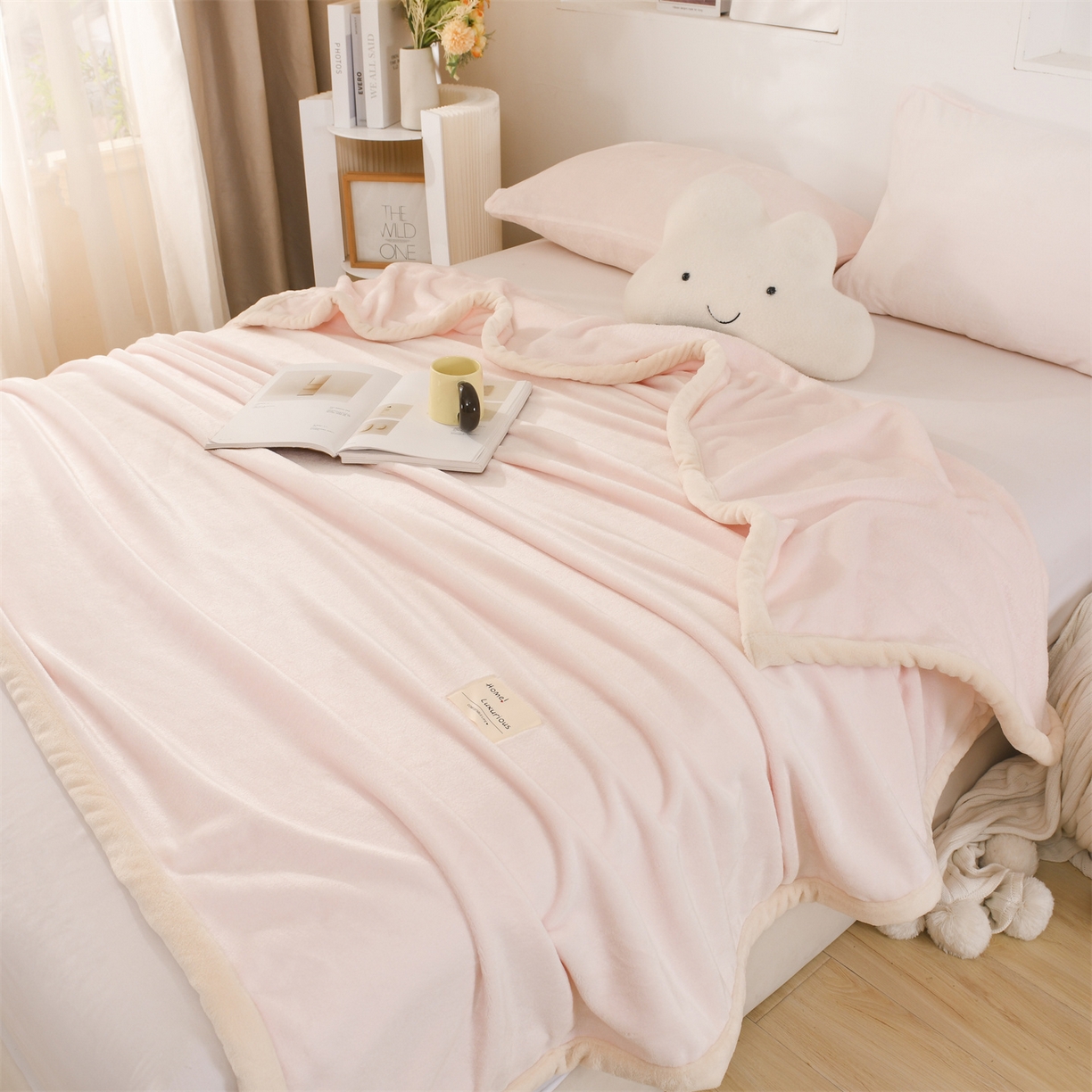 91家纺网 家纺一手货源 找家纺 恋绒家纺 2025新款双面绒多功能休闲毛毯盖毯毯子 浅粉