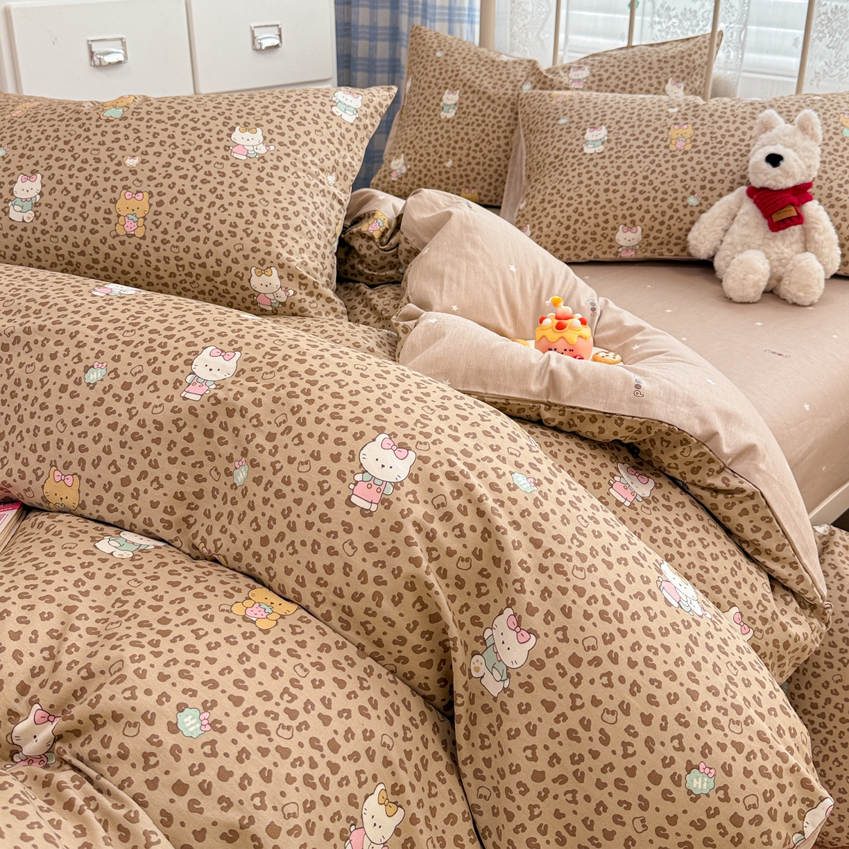 91家纺网 家纺一手货源 找家纺 简宜家居（朝初家纺） 2025新款12868全棉兔与花笺系列四件套 豹纹-咖