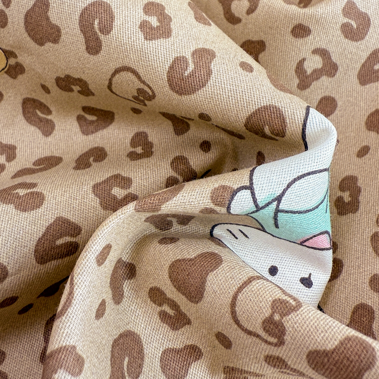 91家纺网 家纺一手货源 找家纺 简宜家居（朝初家纺） 2025新款12868全棉兔与花笺系列四件套 豹纹-咖