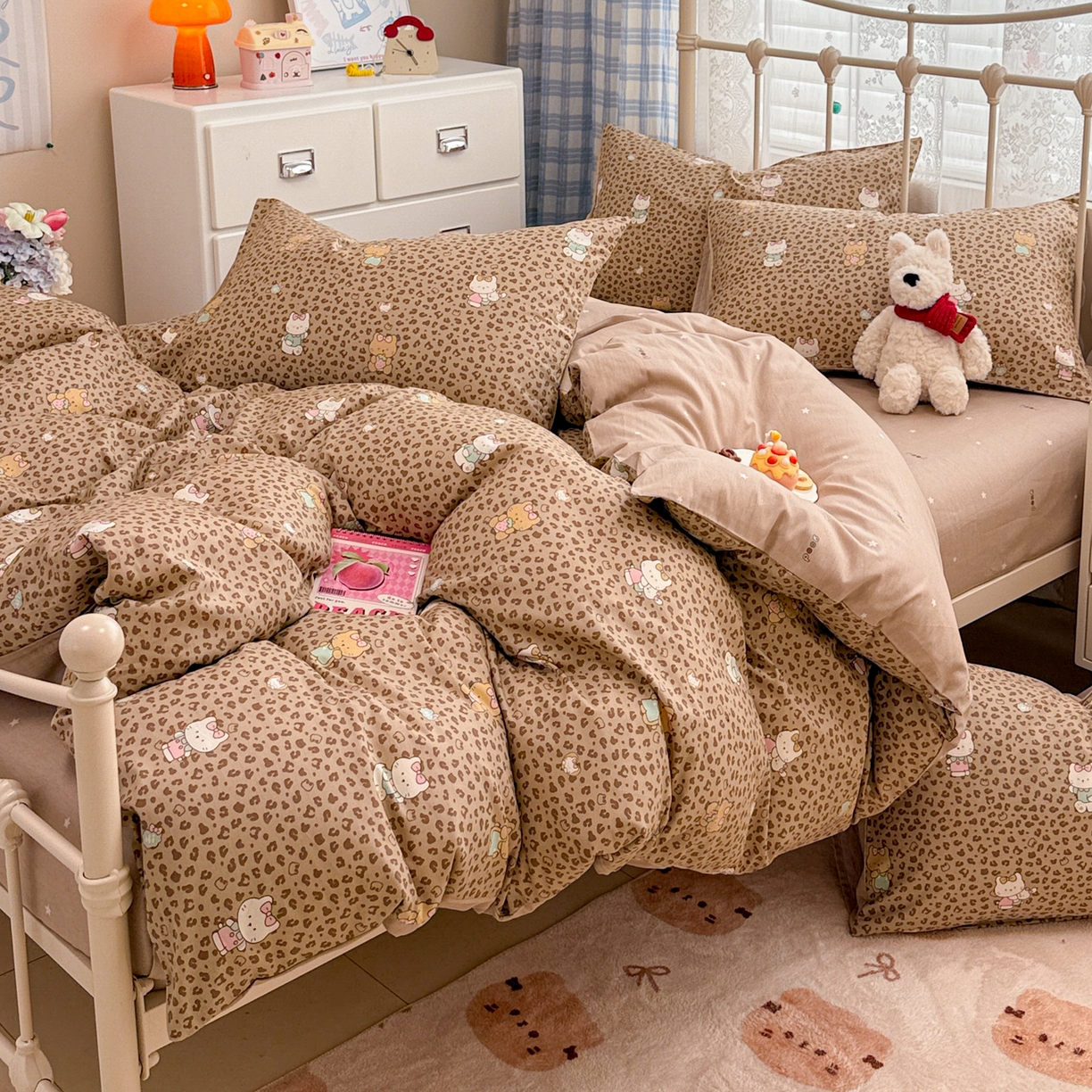 91家纺网 家纺一手货源 找家纺 简宜家居（朝初家纺） 2025新款12868全棉兔与花笺系列四件套 豹纹-咖