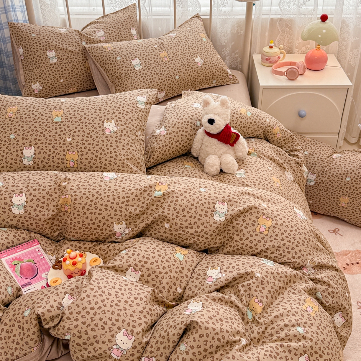 91家纺网 家纺一手货源 找家纺 简宜家居（朝初家纺） 2025新款12868全棉兔与花笺系列四件套 豹纹-咖