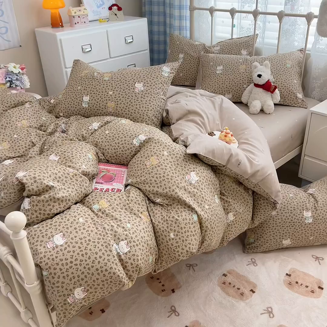 91家纺网 家纺一手货源 找家纺 简宜家居（朝初家纺） 2025新款12868全棉兔与花笺系列四件套 豹纹-咖