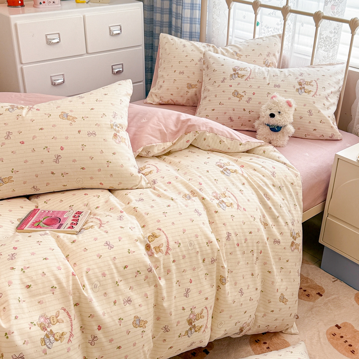 91家纺网 家纺一手货源 找家纺 简宜家居（朝初家纺） 2025新款12868全棉兔与花笺系列四件套 粉红可爱兔