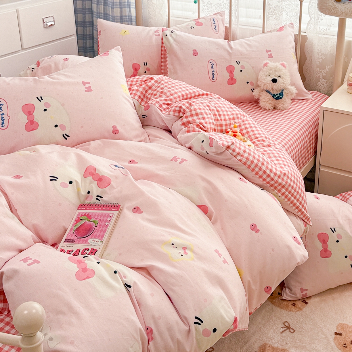 91家纺网 家纺一手货源 找家纺 简宜家居（朝初家纺） 2025新款12868全棉兔与花笺系列四件套 粉色猫