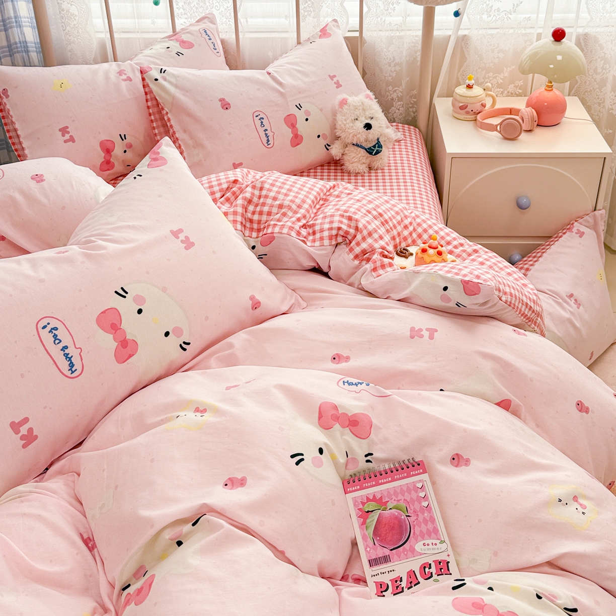 91家纺网 家纺一手货源 找家纺 简宜家居（朝初家纺） 2025新款12868全棉兔与花笺系列四件套 粉色猫