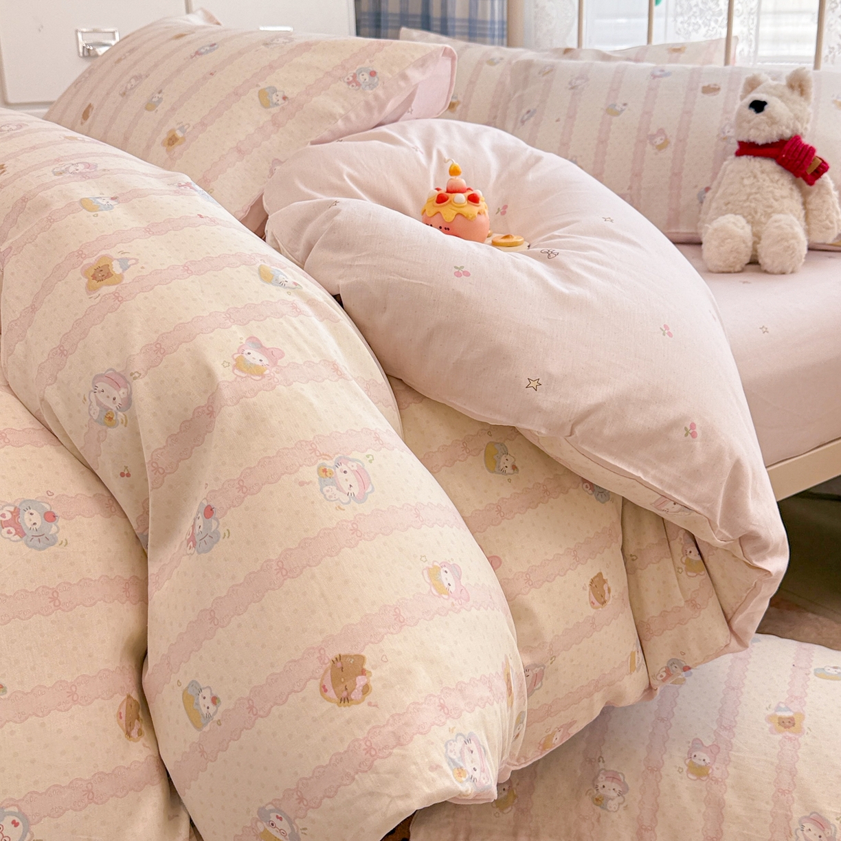 简宜家居（朝初家纺） 2025新款12868全棉兔与花笺系列四件套 粉条喵团