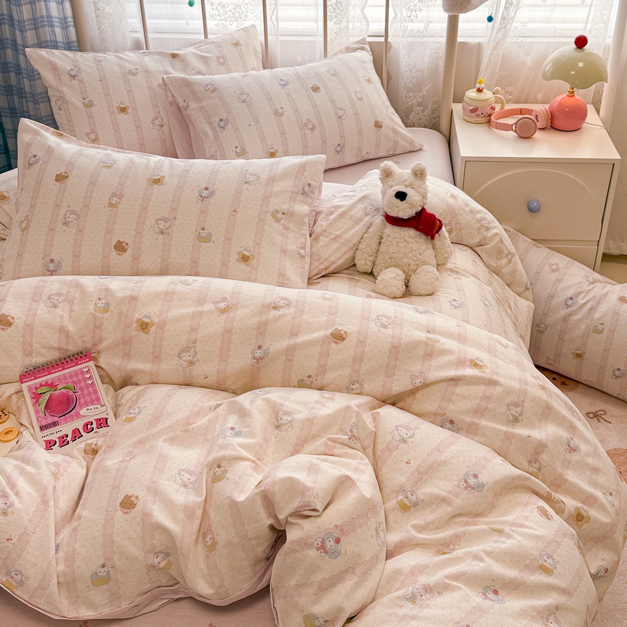 91家纺网 家纺一手货源 找家纺 简宜家居（朝初家纺） 2025新款12868全棉兔与花笺系列四件套 粉条喵团