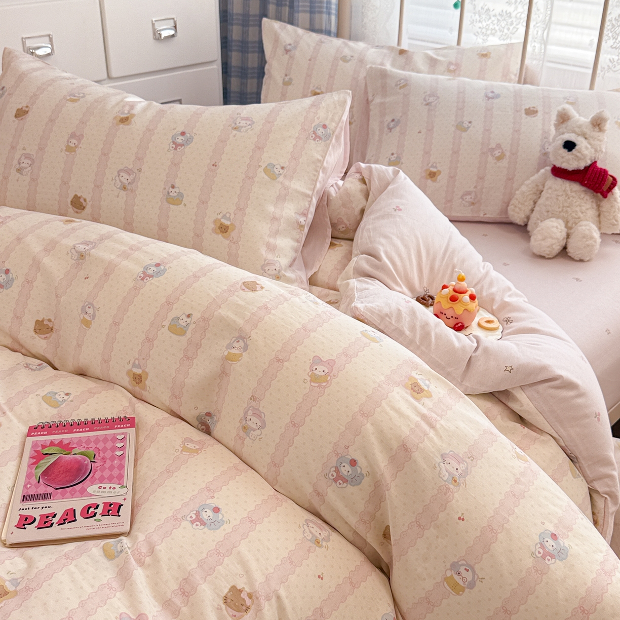 91家纺网 家纺一手货源 找家纺 简宜家居（朝初家纺） 2025新款12868全棉兔与花笺系列四件套 粉条喵团