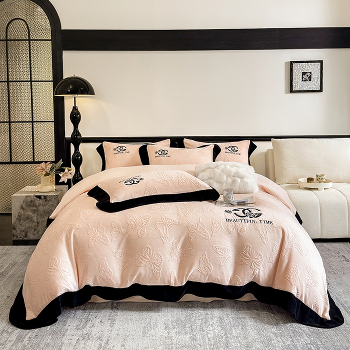 91家纺网 家纺一手货源 找家纺 （总）女子家纺 2025新款雕花牛奶绒绣花四件套