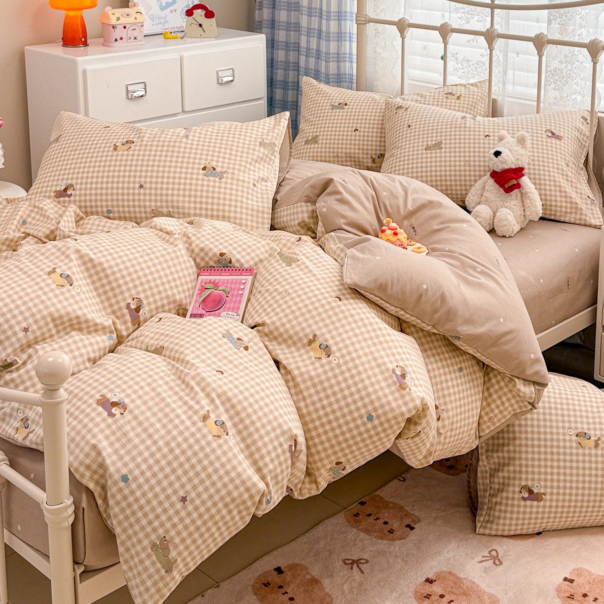 91家纺网 家纺一手货源 找家纺 简宜家居（朝初家纺） 2025新款12868全棉兔与花笺系列四件套 格纹宠物