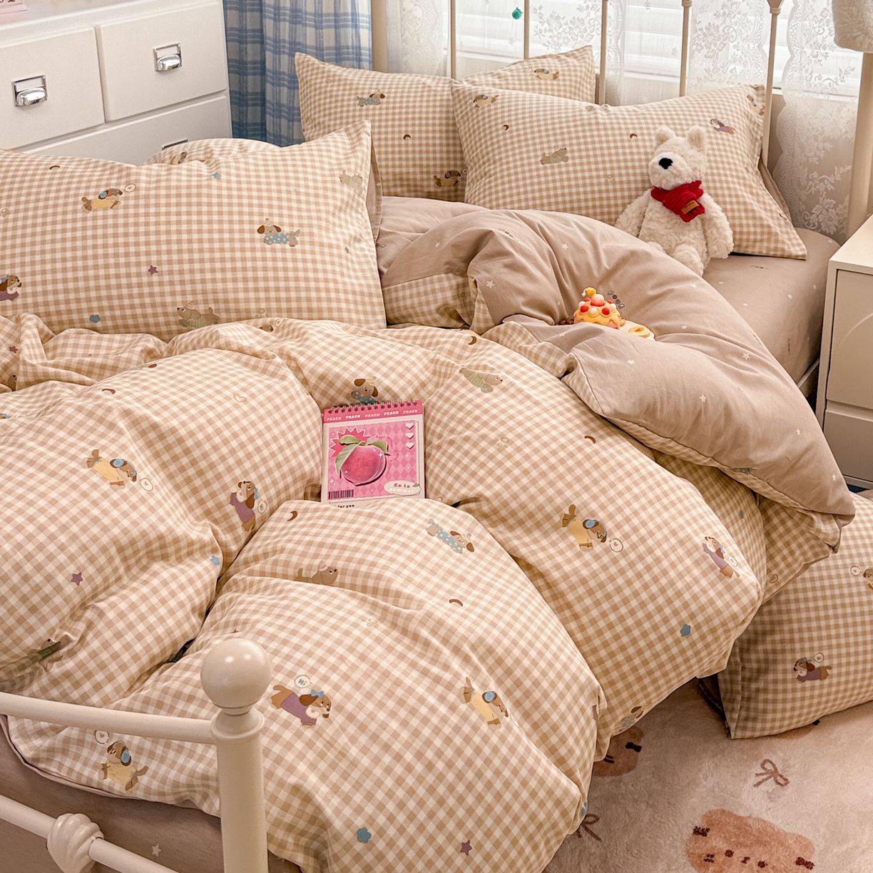 91家纺网 家纺一手货源 找家纺 简宜家居（朝初家纺） 2025新款12868全棉兔与花笺系列四件套 格纹宠物