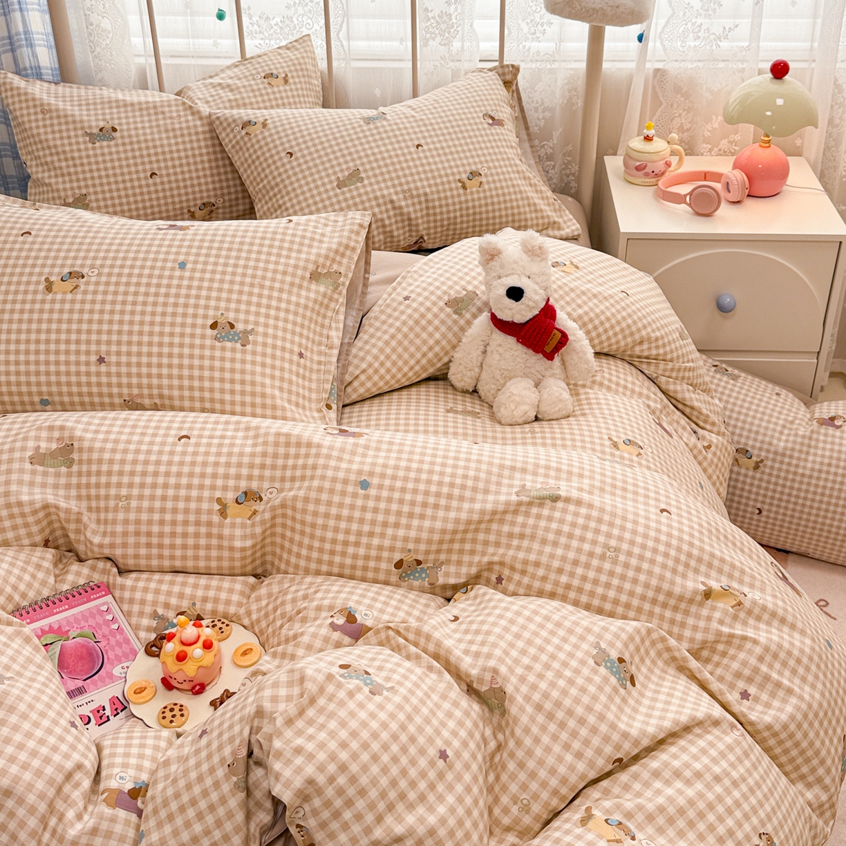 91家纺网 家纺一手货源 找家纺 简宜家居（朝初家纺） 2025新款12868全棉兔与花笺系列四件套 格纹宠物