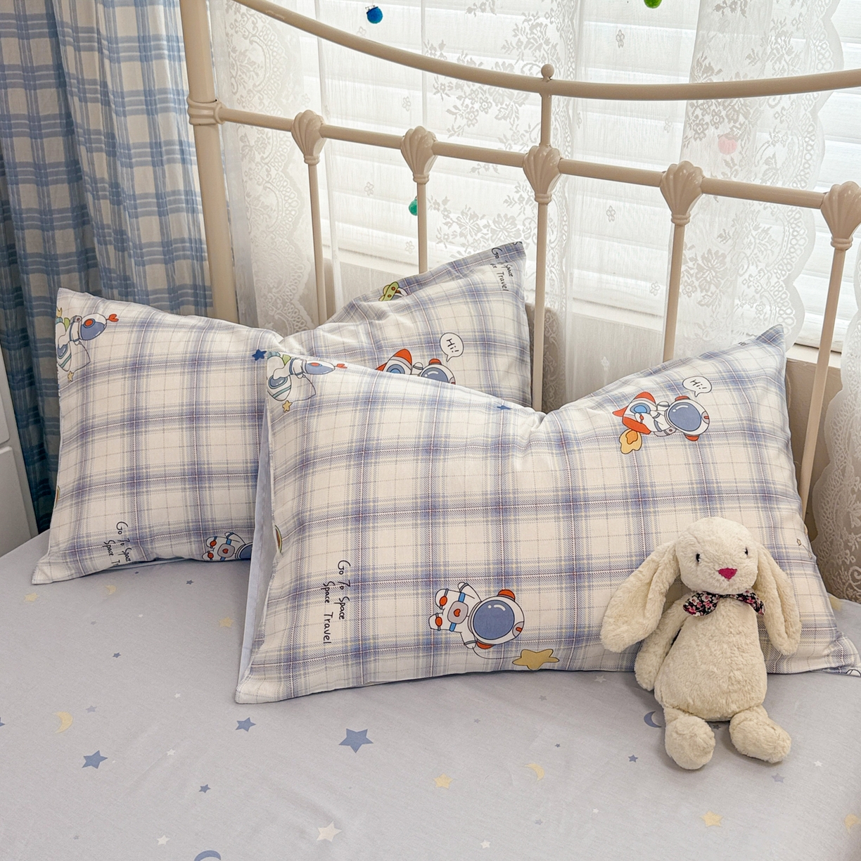 91家纺网 家纺一手货源 找家纺 简宜家居（朝初家纺） 2025新款12868全棉兔与花笺系列四件套 火箭星空