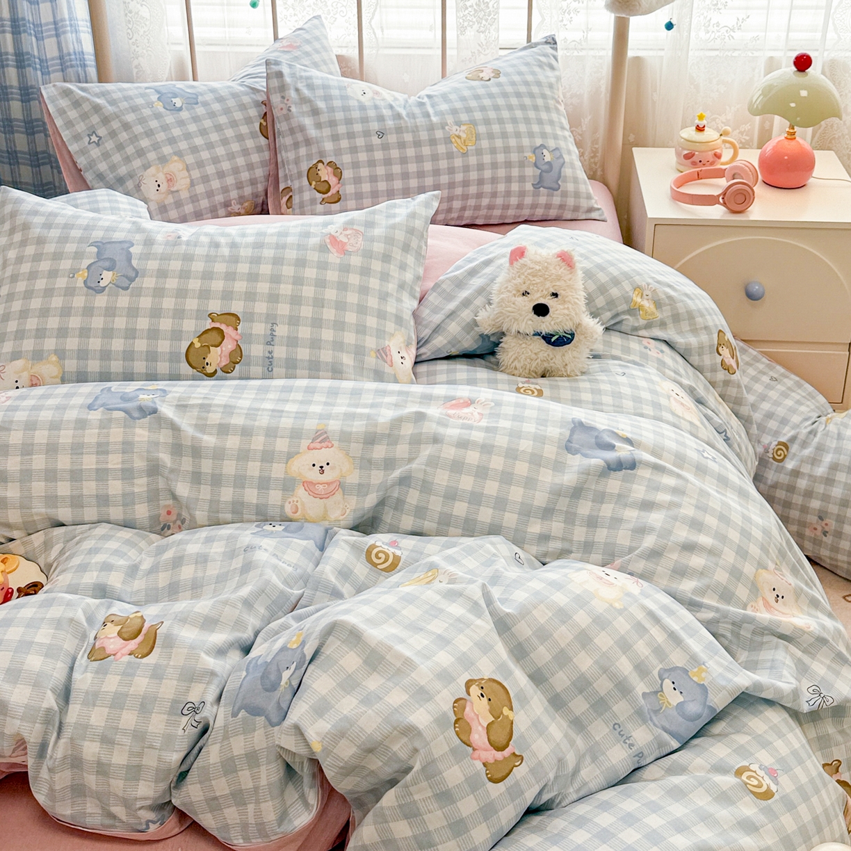 91家纺网 家纺一手货源 找家纺 简宜家居（朝初家纺） 2025新款12868全棉兔与花笺系列四件套 蓝格欢乐