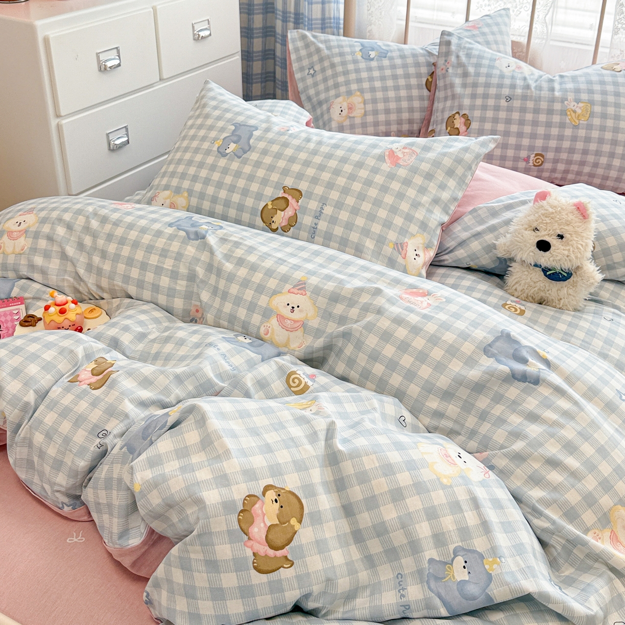 91家纺网 家纺一手货源 找家纺 简宜家居（朝初家纺） 2025新款12868全棉兔与花笺系列四件套 蓝格欢乐