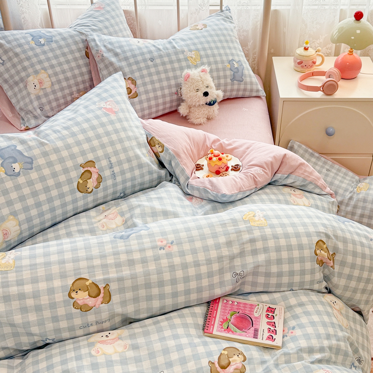 91家纺网 家纺一手货源 找家纺 简宜家居（朝初家纺） 2025新款12868全棉兔与花笺系列四件套 蓝格欢乐