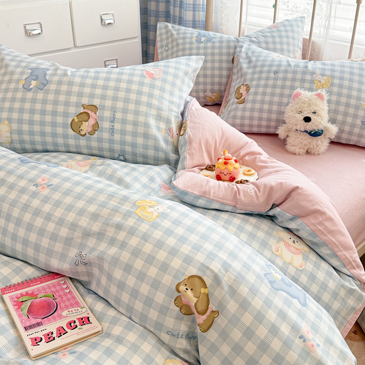 91家纺网 家纺一手货源 找家纺 简宜家居（朝初家纺） 2025新款12868全棉兔与花笺系列四件套 蓝格欢乐