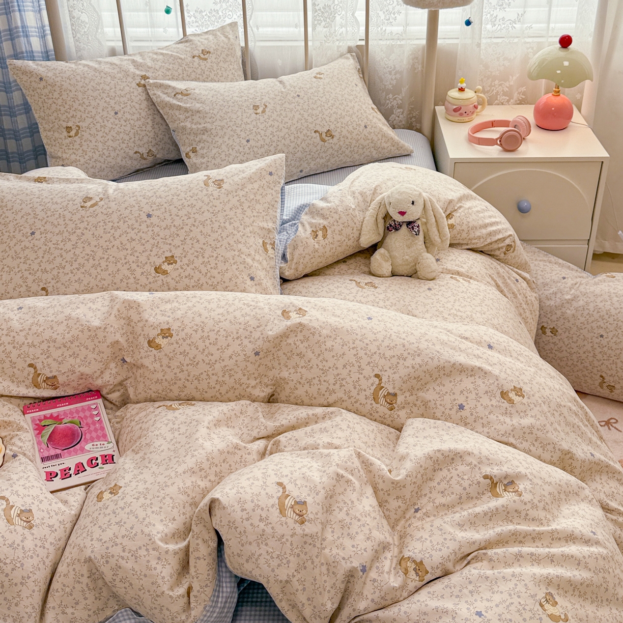 91家纺网 家纺一手货源 找家纺 简宜家居（朝初家纺） 2025新款12868全棉兔与花笺系列四件套 蓝花兔