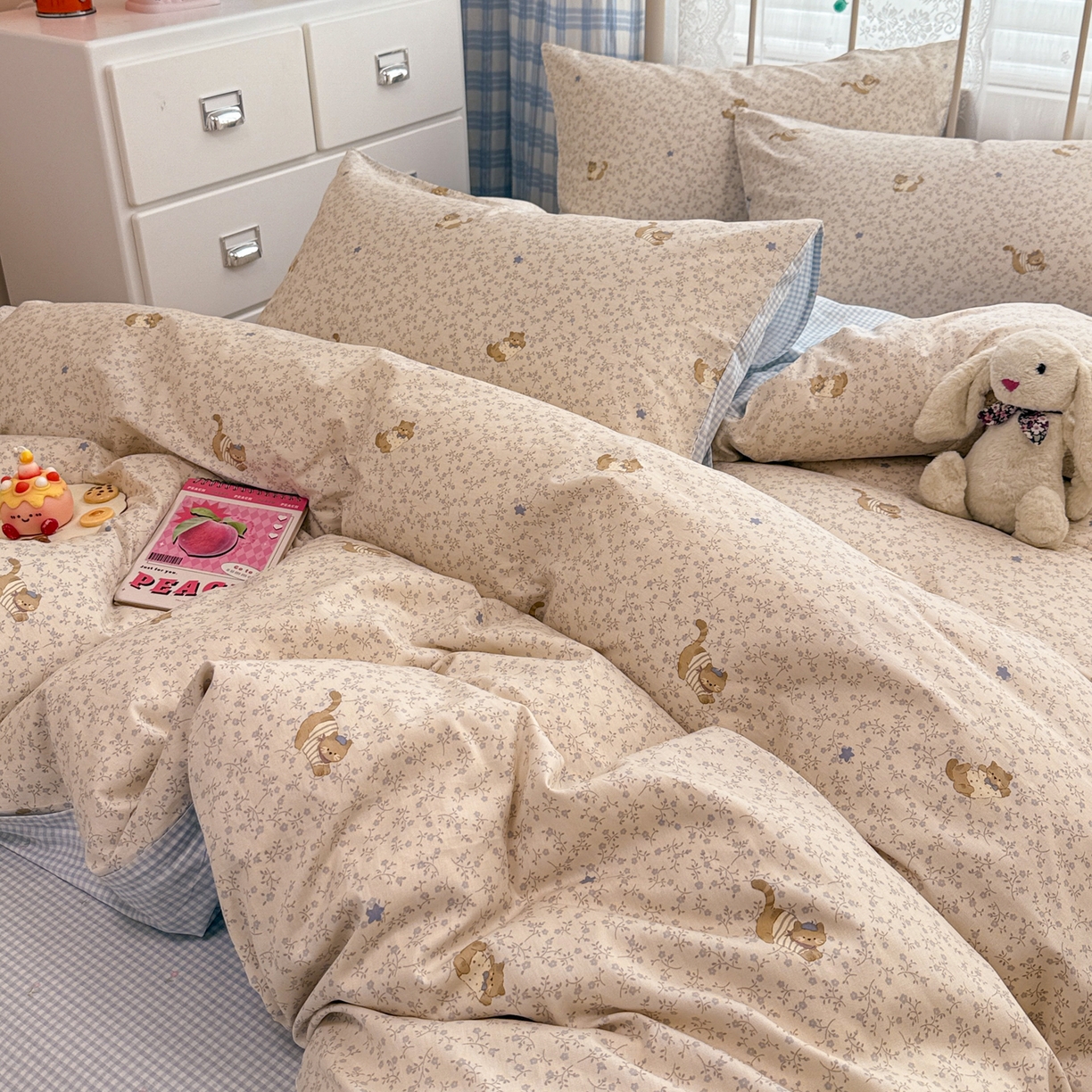 91家纺网 家纺一手货源 找家纺 简宜家居（朝初家纺） 2025新款12868全棉兔与花笺系列四件套 蓝花兔