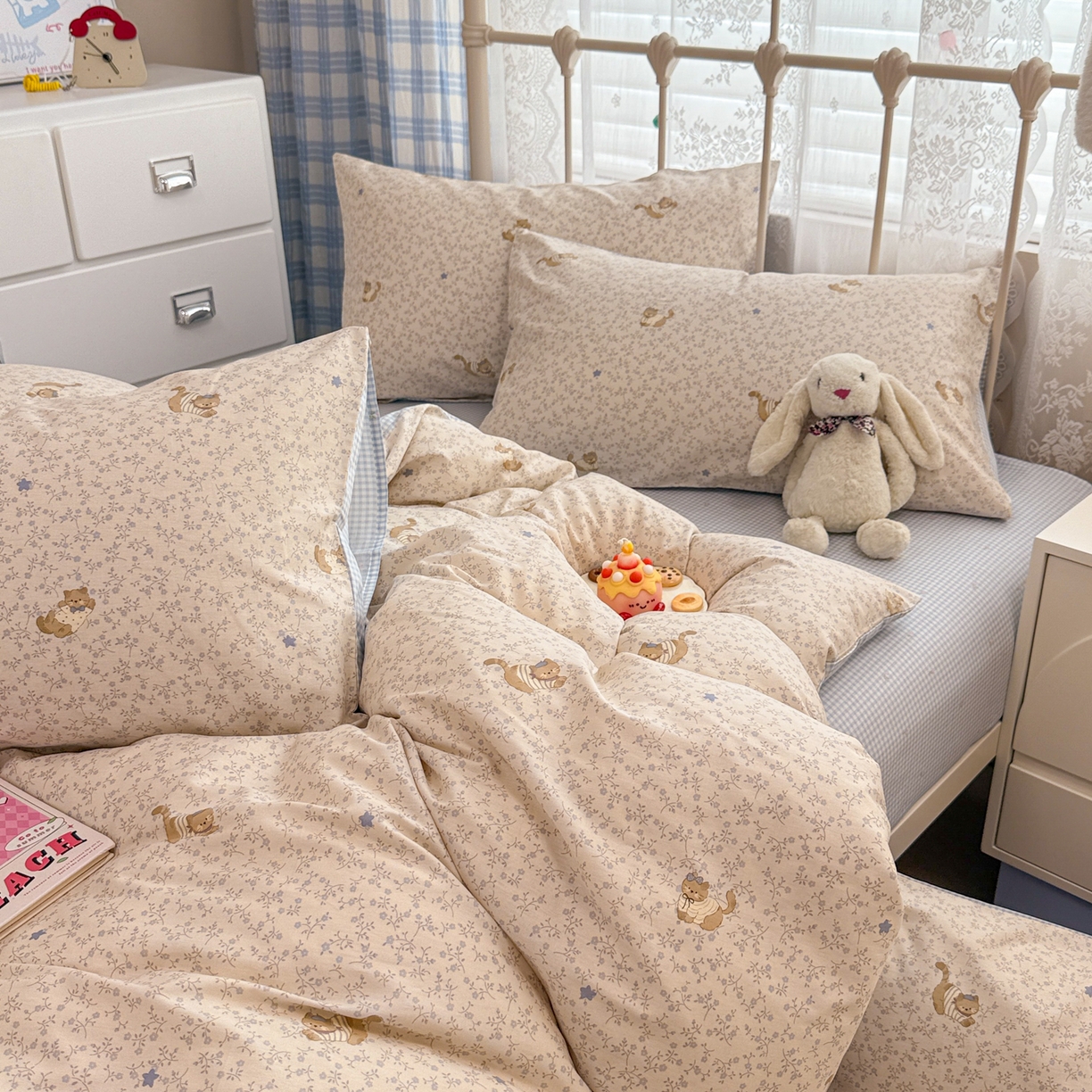 91家纺网 家纺一手货源 找家纺 简宜家居（朝初家纺） 2025新款12868全棉兔与花笺系列四件套 蓝花兔