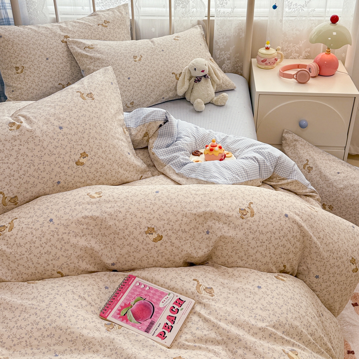 91家纺网 家纺一手货源 找家纺 简宜家居（朝初家纺） 2025新款12868全棉兔与花笺系列四件套 蓝花兔