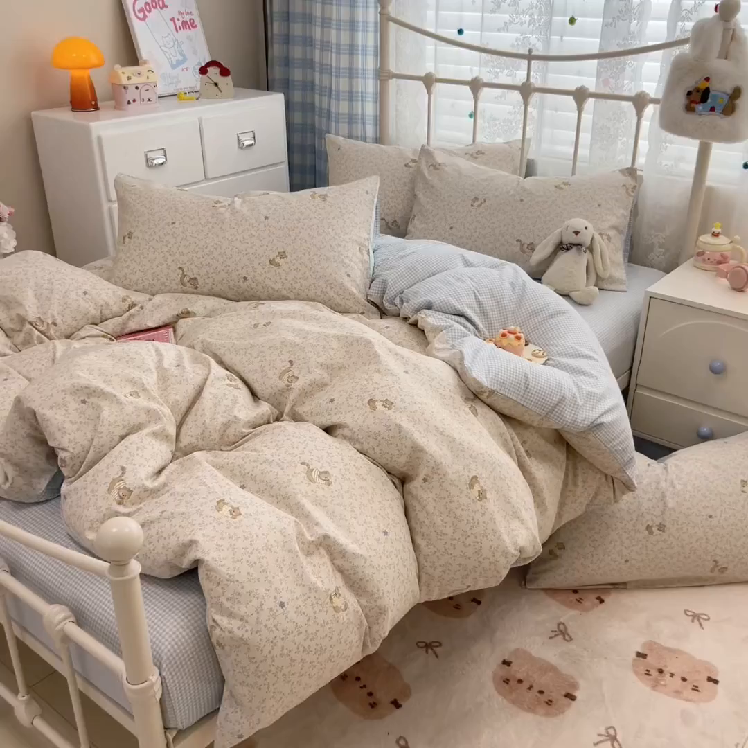 91家纺网 家纺一手货源 找家纺 简宜家居（朝初家纺） 2025新款12868全棉兔与花笺系列四件套 蓝花兔