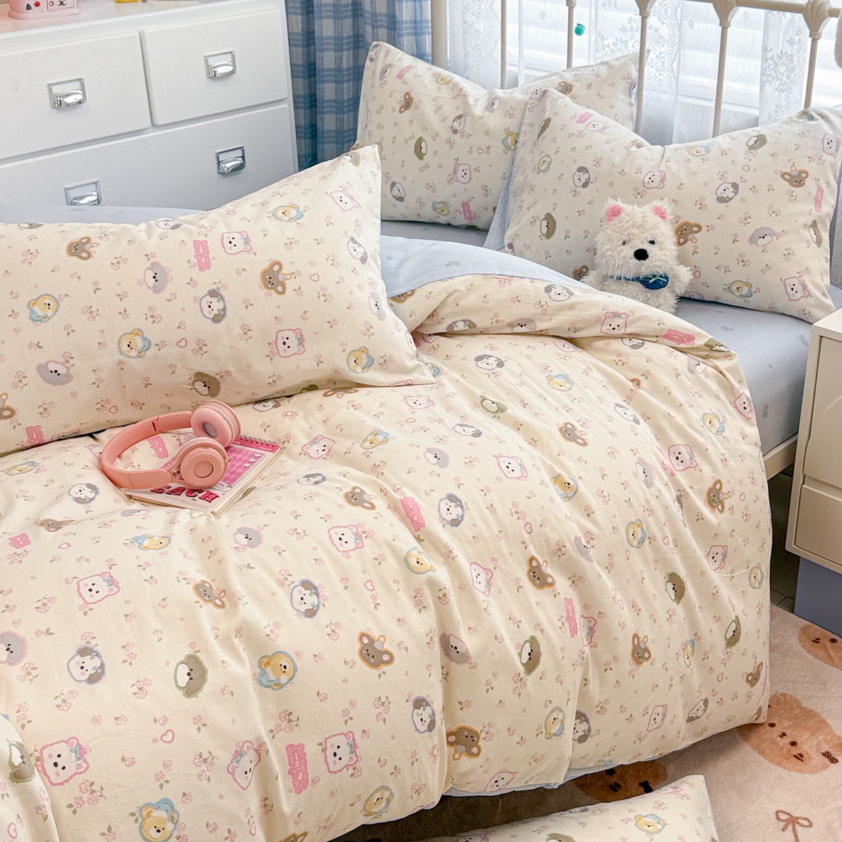 91家纺网 家纺一手货源 找家纺 简宜家居（朝初家纺） 2025新款12868全棉兔与花笺系列四件套 萌友聚会