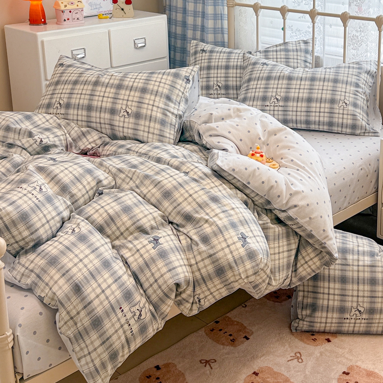 91家纺网 家纺一手货源 找家纺 简宜家居（朝初家纺） 2025新款12868全棉兔与花笺系列四件套 木马蓝格